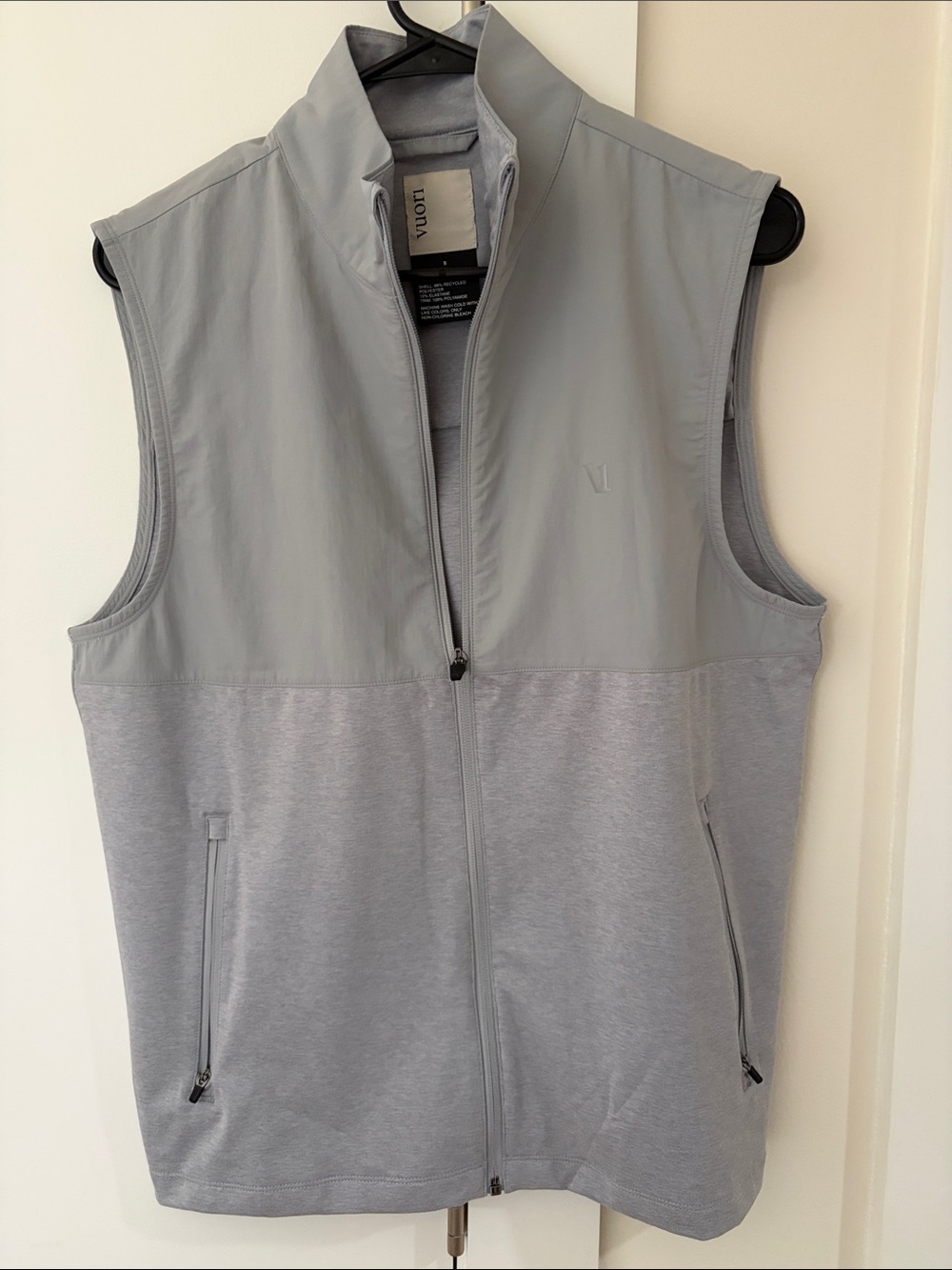Vuori Two-Tone Light Gray Sleeveless Vest